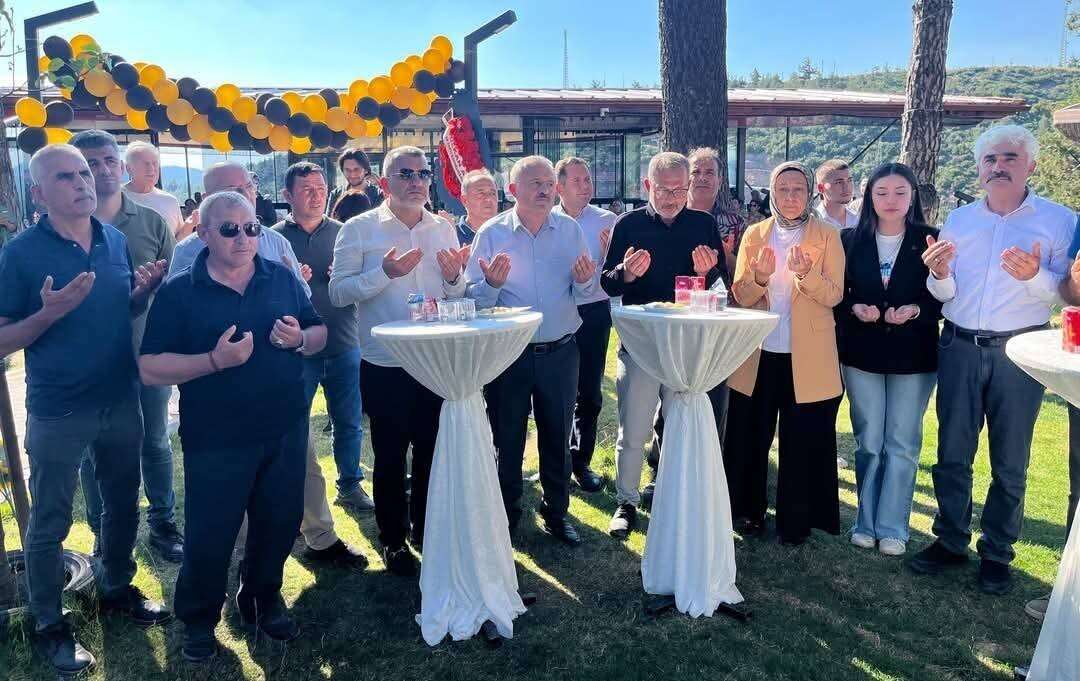 Kavaklıdere'de Yenilenen Esenpark ve Cafe Restaurant Hizmete Açıldı 1